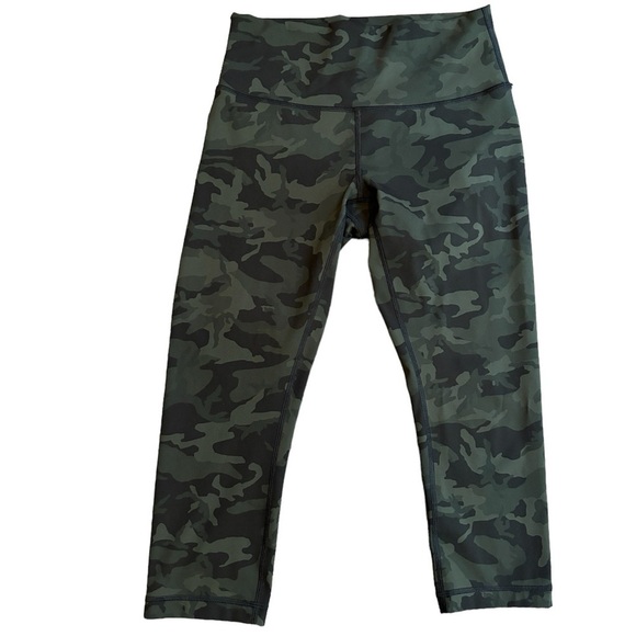 lululemon athletica Pants - Lululemon Camo Cropped Leggings Green/Black Women's Size 8